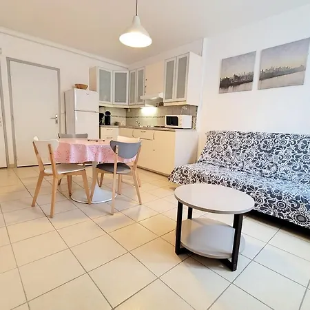 Charming 35m In The Centre Near The Beach Apartmán